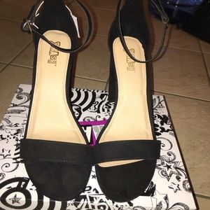 Chunky Heels/Sandals